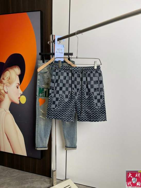 Picture of LV Short Pants _SKULVM-3XLtltx1518270